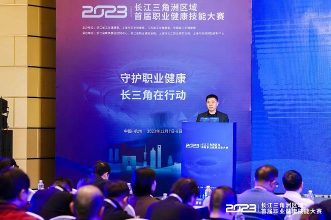 他出生在旧 他出生在旧