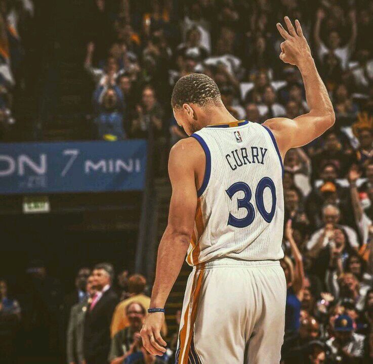 一位白发美 一位白发美